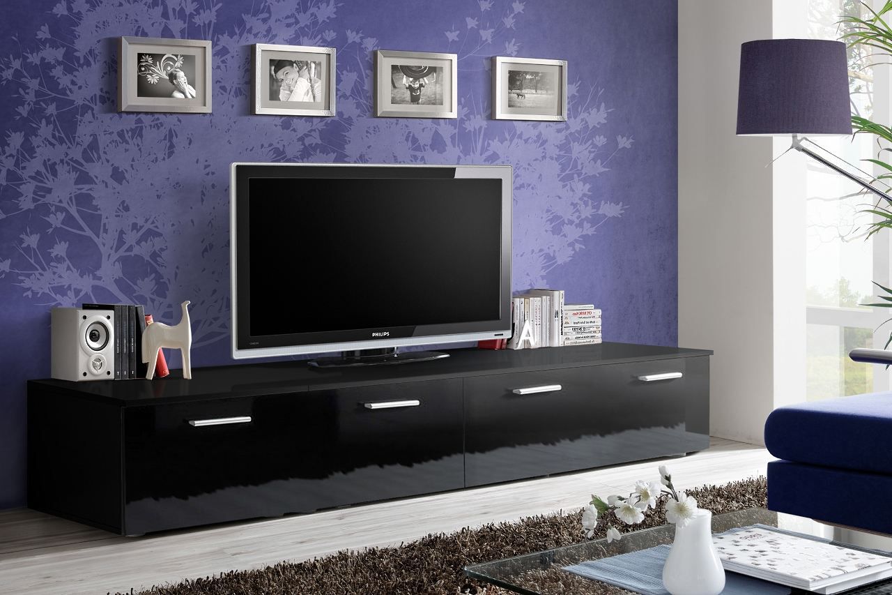 Meuble TV sobre à quatre compartiments Bjordal 63, Couleur : Noir brillant - Dimensions : 35 x 200 x 45 cm (H x L x P)