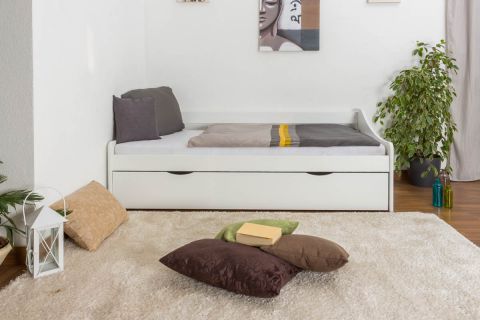 Lit simple / lit fonctionnel en bois de pin massif, laqué blanc 93, sommier à lattes inclus - Dimensions 90 x 200 cm