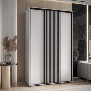 Armoire à portes coulissantes blanche Tharo | Poignée métal noir | Grand espace de rangement | 235,2 x 150 x 45 cm | Gain de place