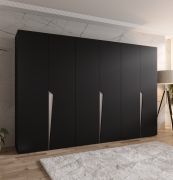 Armoire à portes battantes / Couleur : Noir / Bords ABS / 3 mètres de large / 3 tringles à vêtements / Fonction Soft-Close / Poignées : Cachemire / 3 compartiments / Dimensions : 300 x 52 x 202 cm