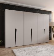 Armoire à portes battantes / Couleur : Cachemire / Bords ABS / 3 mètres de large / 3 tringles à vêtements / Fonction Soft-Close / Poignées : Noir / 3 compartiments / Dimensions : 300 x 52 x 202 cm