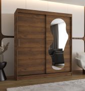 Armoire / Couleur : Noyer / 1,8 mètre de large / Un miroir / 10 compartiments / Armoire à portes coulissantes / Deux tringles à vêtements / Rails en aluminium