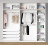Armoire ouverte / 3 tringles à vêtements / Couleur : Blanc / 4 tiroirs intérieurs / 8 compartiments / Dimensions : 256,5 x 55 x 234 cm / 4 étagères en bois / Pour dressing-room