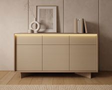 Commode / Couleur : Bolivar Naturel / Cappuccino / 3 portes battantes / 6 compartiments / 3 tiroirs / Fonction push-to-open / Éclairage LED inclus / 154 x 40 x 85 cm
