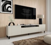 Meuble TV / Cachemire / Système « push-to-open » / 2 portes battantes / 1 porte basculante / Dimensions : 200 x 40 x 54 cm / Pieds : Noirs / 4 compartiments / Meuble TV