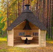 Cabane grill-sauna Eisenhut 16 - Dimensions : 326 x 376 x 310 (L x P x H), Surface au sol : 9 m², Toit en toile