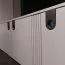Meuble TV bas avec système Soft-Close | Kaschmir | 60 x 180 x 46 cm | 4 portes | 3 niches | Finitions reliefs | Poignées métal