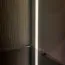 Vitrine crème avec système Soft Close | Éclairage LED | 2 portes vitrées | 2 étagères en verre | 124 x 81 x 43 cm | Pieds métal