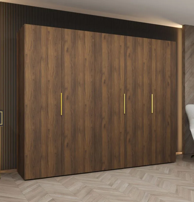 Penderie / Armoire à portes battantes / Couleur : Noyer / Poignées : Dorées / 3 compartiments / 2,5 mètres de large / 3 tringles à vêtements / Système de fermeture Soft-Close / 5 portes