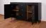 Buffet / Commode stable avec quatre compartiments Barbe 17, trois tiroirs, Couleur : Noir mat, protection des bords ABS, Poignées : Or, deux portes, dimensions : 83,5 x 137 x 40 cm, facile à combiner avec d'autres meubles