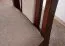 Chaise en bois Madohn en hêtre aspect noyer, style classique, assise rembourrée en mousse T-25, dossier partiellement rembourré, bois robuste