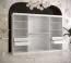 Armoire noble avec trois portes à miroir Hochfeiler 93, Couleur : Blanc / Marbre noir - Dimensions : 200 x 250 x 62 cm (h x l x p), avec 10 compartiments et deux tringles à vêtements