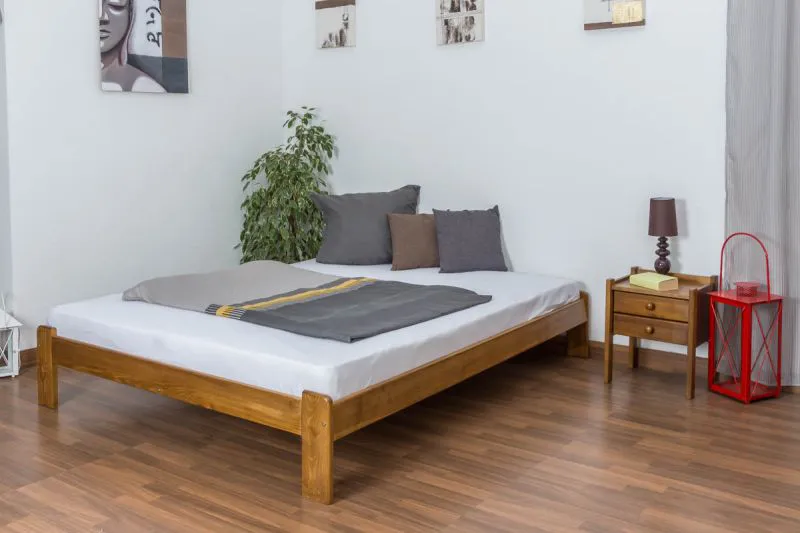 Lit futon / lit en bois massif pin massif, couleur chêne A10, incl. sommier à lattes - dimension 160 x 200 cm