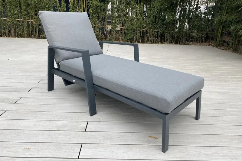 Chaise longue de jardin Triest avec rembourrage & dossier réglable, aluminium revêtu par poudre, Anthracite/gris foncé, 1570 x 800 x 900 x 400 mm