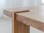 Table basse / Couleur : chêne naturel / Bois massif / Chêne huilé / Pierre de travertin / 102 x 60 x 41,5 cm / Pieds robustes / Style minimaliste