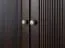 Penderie / Armoire à portes battantes / Pin finlandais massif / Veinage naturel / Couleur : Tabacco / Style à la fois classique et moderne / Dimensions : 212,5 x 129 x 63 cm